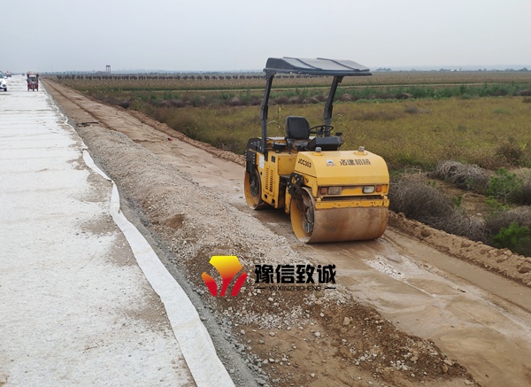 公路邊溝場(chǎng)地平整